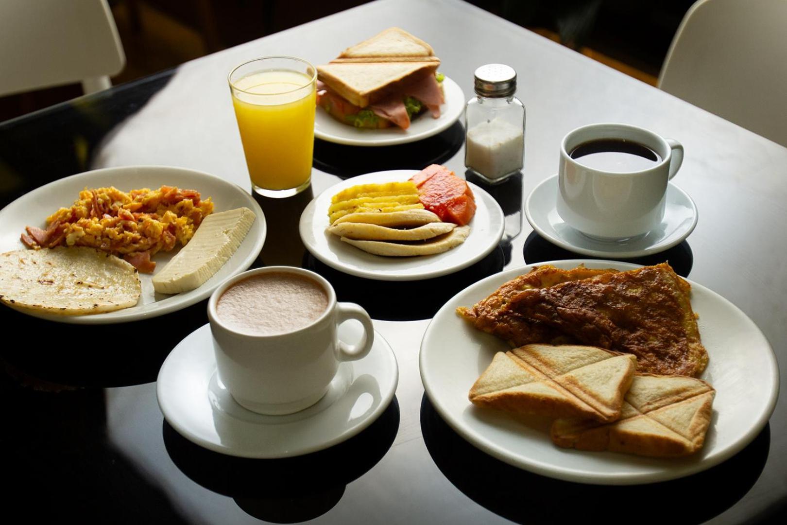 Hotel Veler Restaurante Медельин Экстерьер фото
